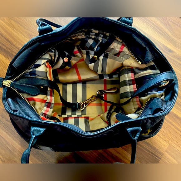 Burberry baby bag/duffel bag + diaper changing mat, shoulder strap + dust bag - Picture 5 of 12